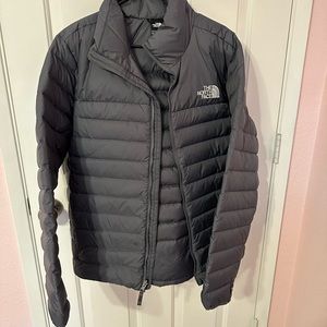 Men’s North Face gray puffer jacket